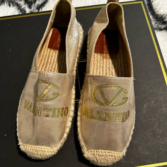 Valentino # 7 1/2 - Picture 2 of 4